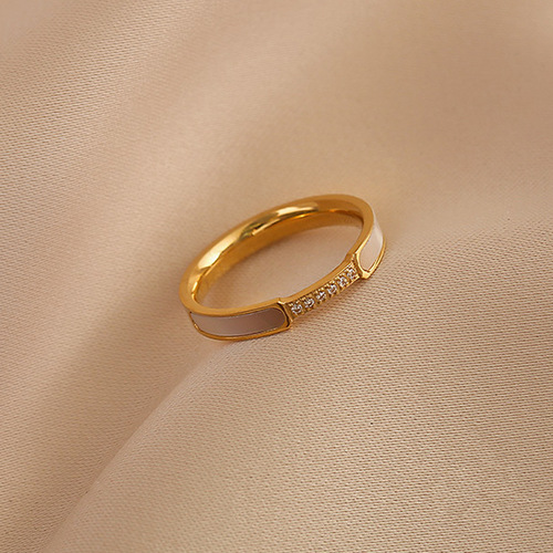 Japanese light luxury versatile micro-inlaid shell ring rose gold white mother-of-pearl titanium steel ring women's niche design does not fade