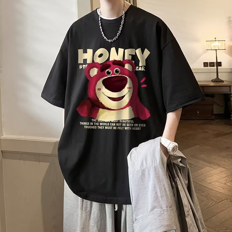 Hong Kong estilo Nueva camiseta de manga corta marca de moda de verano de los hombres fresa oso media manga camiseta americana retro suelta camiseta de los hombres de moda
