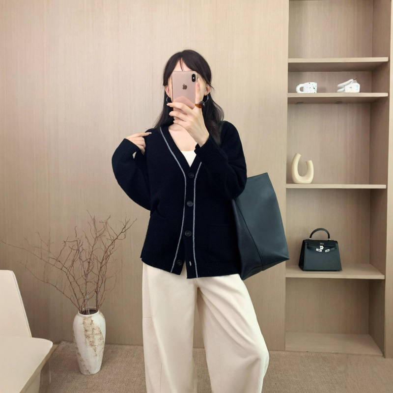秋冬LP简约老钱风V领撞色宽松慵懒松弛感纽扣口袋开衫毛衣外套女|undefined