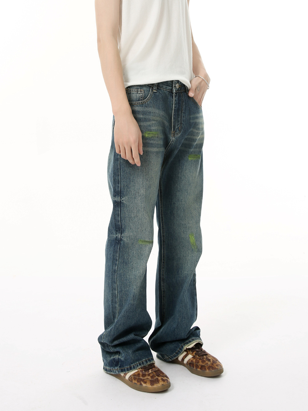 MTLCLOTHES para hombre | American vibe pliegues callejeros pintados ligeramente sueltos pantalones vaqueros lavados casuales de moda