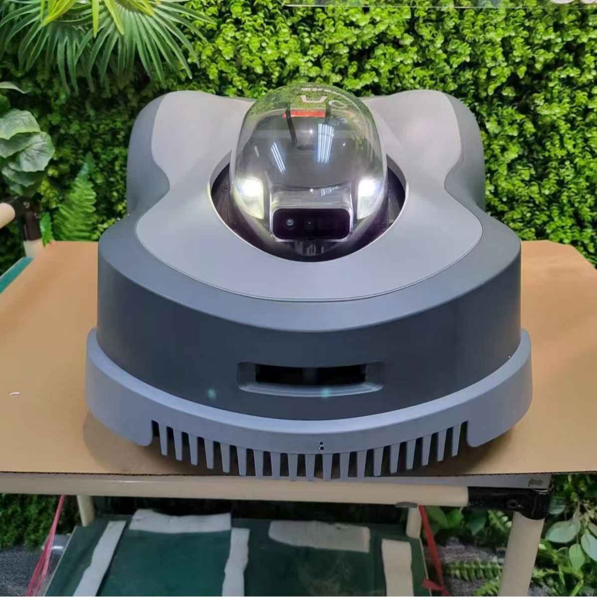 批发机器人遥控割草机 GPS定位草坪除草机 遥控球场草坪剪草机