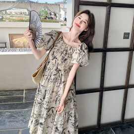 碎花连衣裙女2025新款夏季轻奢高级感超好看收腰显瘦女神范气质裙