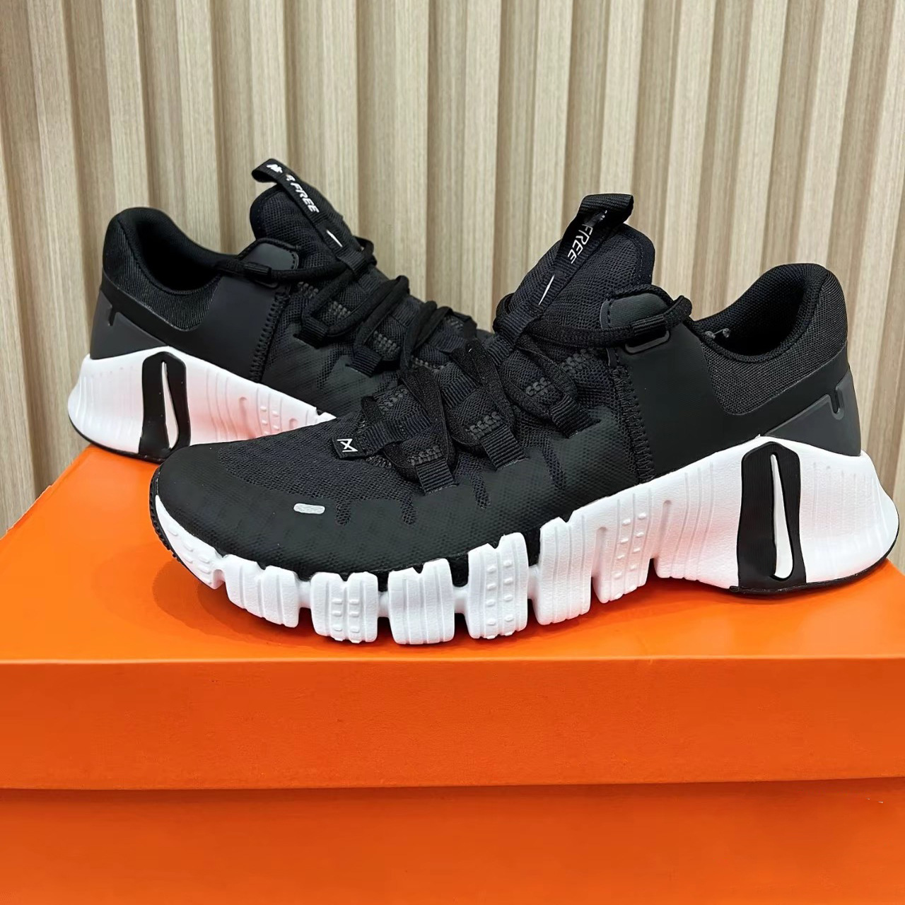 Shock-absorbing lightweight casual running sneakers for training for…
