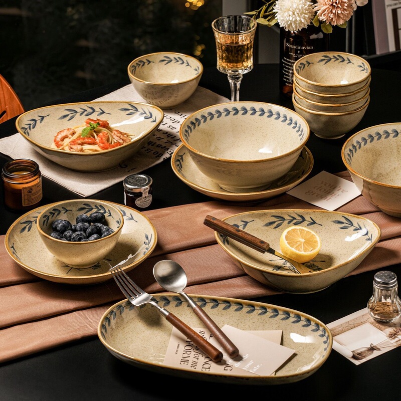 Vintage-style tableware set with a high-end retro feel, ceramic bowls and plates, bowl and dish combination, cutlery set for home use, suitable as a housewarming gift Vintage-style tableware set with a high-end retro feel, ceramic bowls and plates, bowl and dish combination, cutlery set for home use, suitable as a housewarming gift
