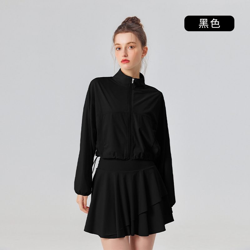 Conjunto deportivo para mujer: chaqueta transpirable de protección solar para exteriores, top de yoga, falda corta plisada y falda de bádminton.