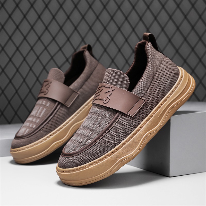 Zapatos casuales de negocios de nuevo estilo de verano, malla, transpirable y cómodo, suela gruesa, zapatos perezosos de conducción para hombres al aire libre