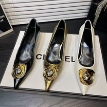 法式优雅白色尖头单鞋 金属立体玫瑰饰扣气质女鞋 宴会通勤浅口鞋