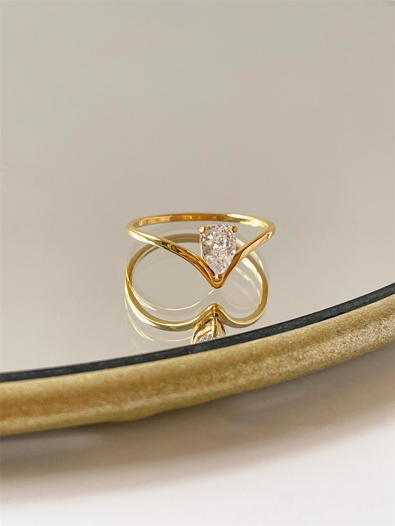 5g Weight PVD Coated Gold Plating Process 18K Gold Plated Plating Material Simple Style Commute Solid Color Titanium Steel Inlay Zircon Rings