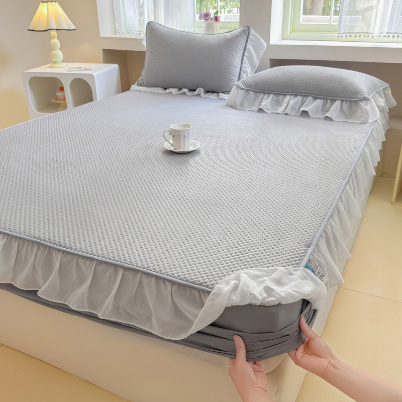 2025 nueva y cómoda funda de cama de seda helada de verano fresco de una sola pieza cubierta protectora de colchón de clase A de verano juego de tres piezas 3