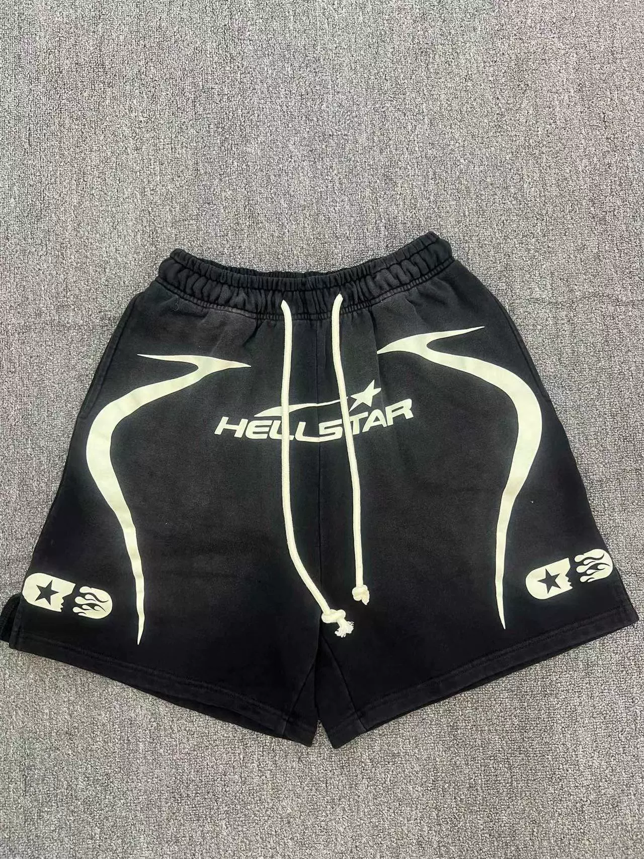 Шорты Hellstar студий, внутри