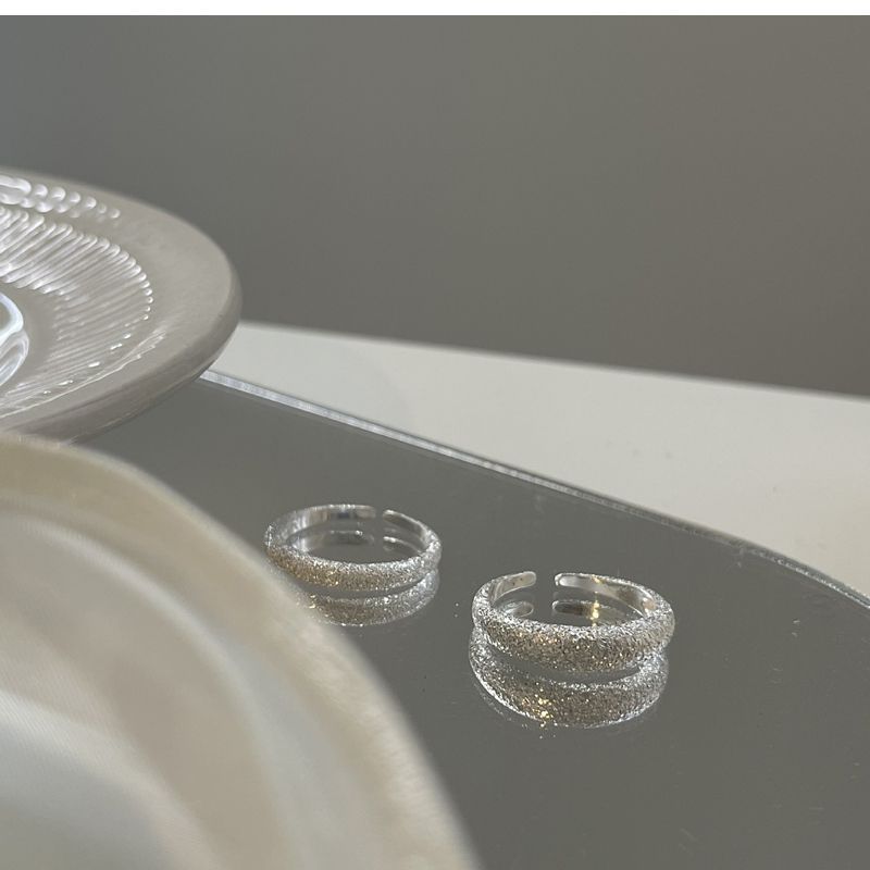 Anello minimalista galaxy in argento opaco design da donna_voghion.com