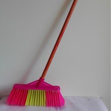 批发供应木把扫把 家用扫把 木柄扫帚 五元六元店货源 跑江湖地摊