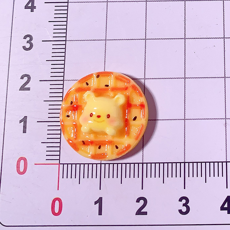 Nueva serie de pizza de dibujos animados Winnie the Pooh DIY accesorios de resina adornamiento de pegamento de crema para el cabello colgante de brazo agujero hebilla agujero