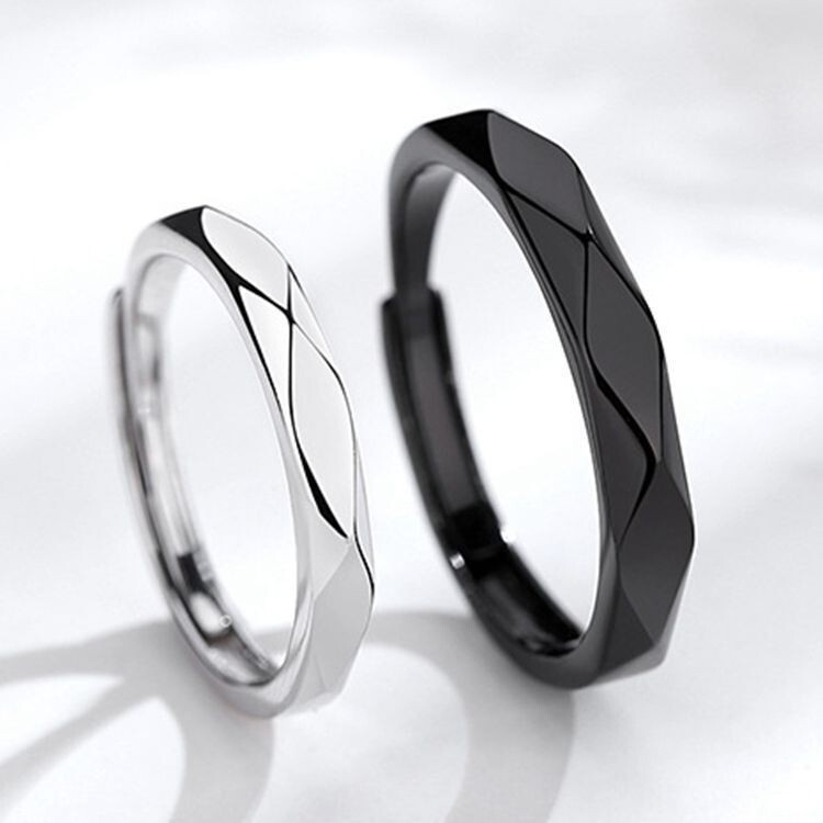 Black and White Rhombus Ring Plain Silver Pair Long-distance Relationship Black and White Glossy Ring Student Couple Ring Jewelry Wholesale Black and White Rhombus Ring Plain Silver Pair Long-distance Relationship Black and White Glossy Ring Student Couple Ring Jewelry Wholesale