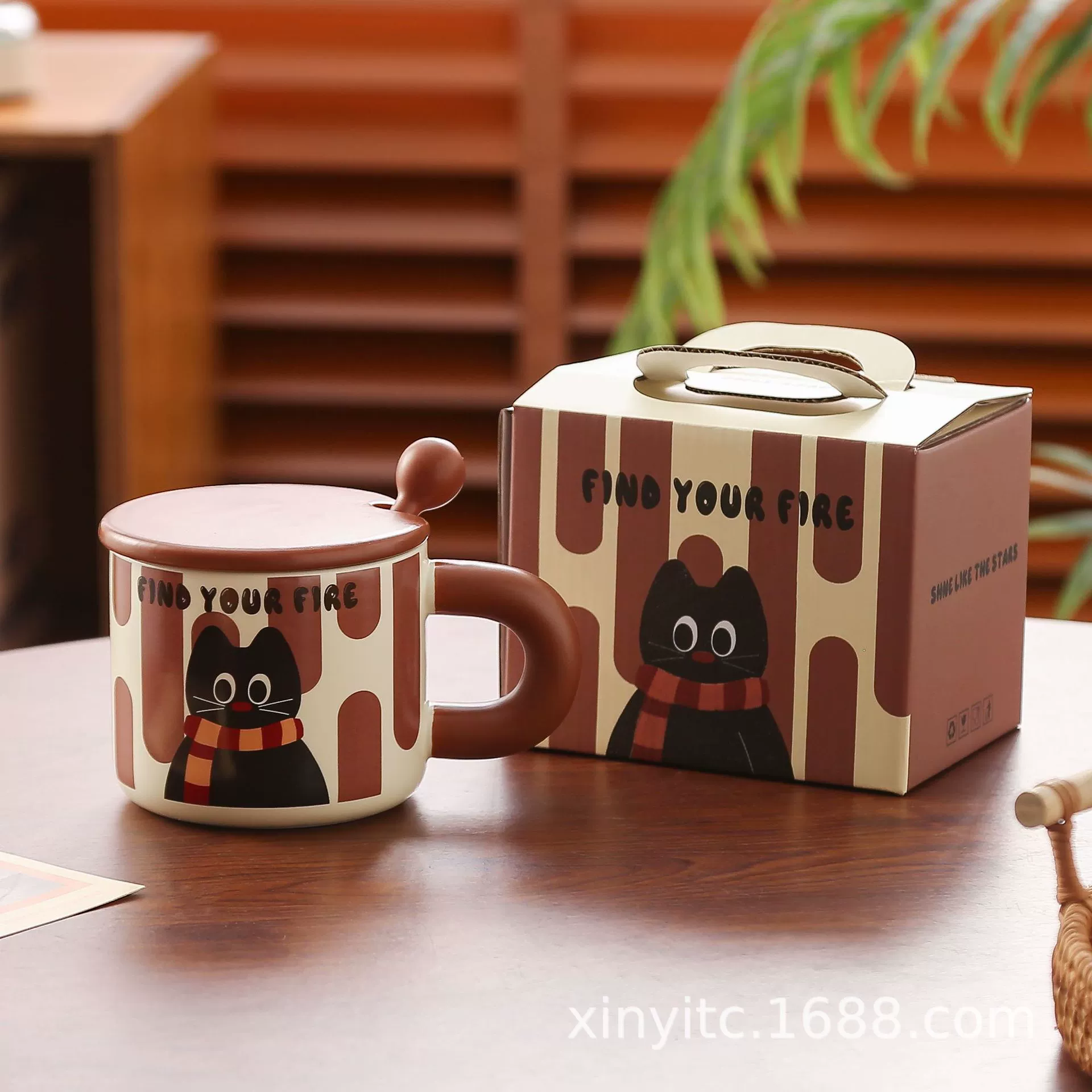 Ceramic cartoon coffee mug, 401–500 ml, ear-shaped handle, cute printed design