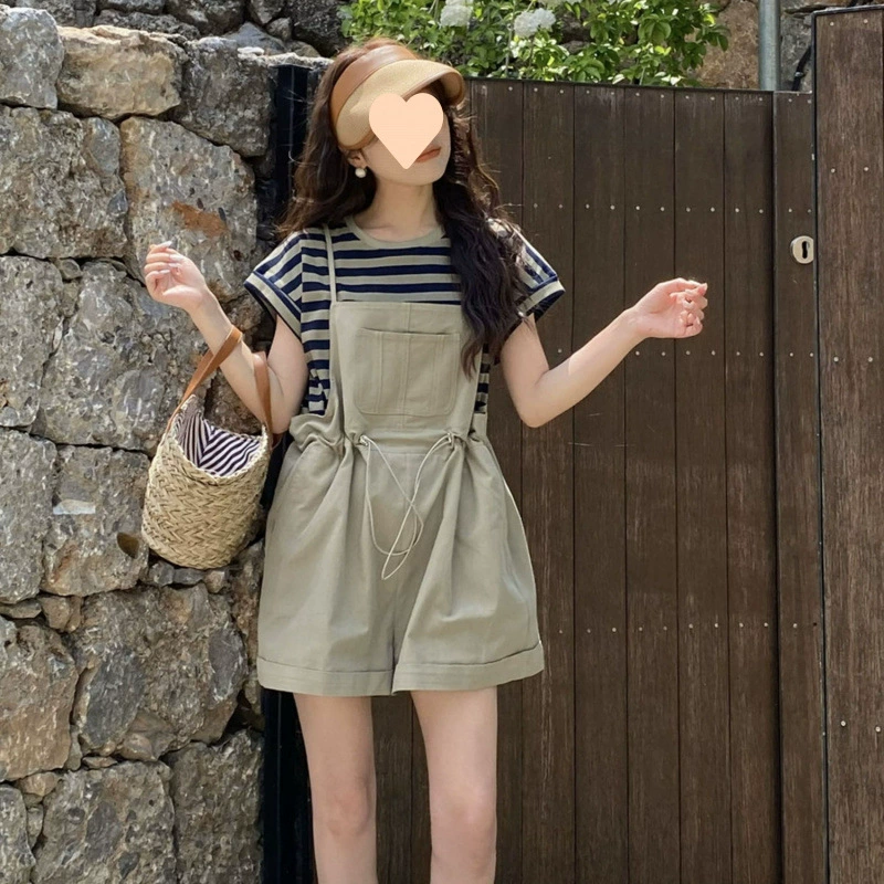 Модные и стильные повседневные шорты на подтяжках с широкими штанинами для женщин, лето 2025, новые брюки на подтяжках, полосатый костюм-двойка с короткими рукавами