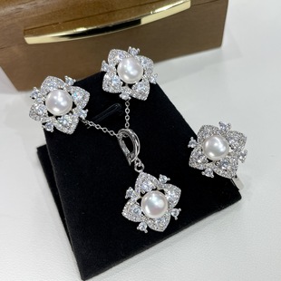 New Freshwater Pearl Set for Women with Full Diamond Four-Leaf Clover Fashion Ring Earrings Pendant Strong Light S925 Silver Earrings