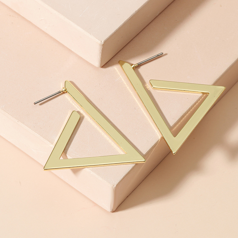 Wholesale Jewelry Simple Metal Alloy Triangle Earrings Nihaojewelry display picture 2