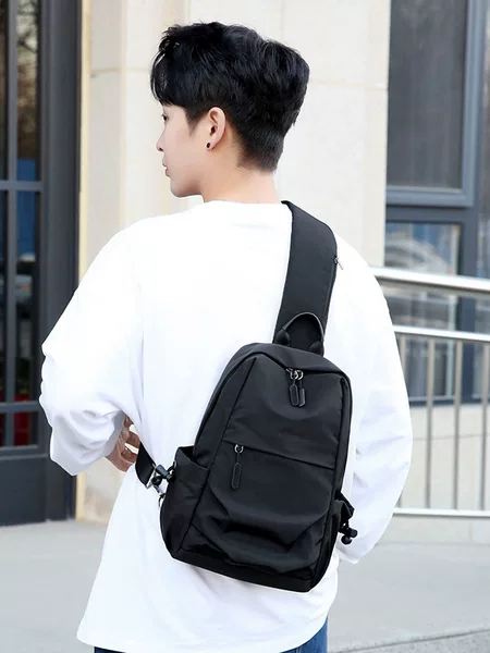 Water-repellent Oxford Spinning Large Capacity Chest Bag Men's and Women's Satchel Casual Chest Bag Crossbody Small Backpack Trendy New Men's Bag