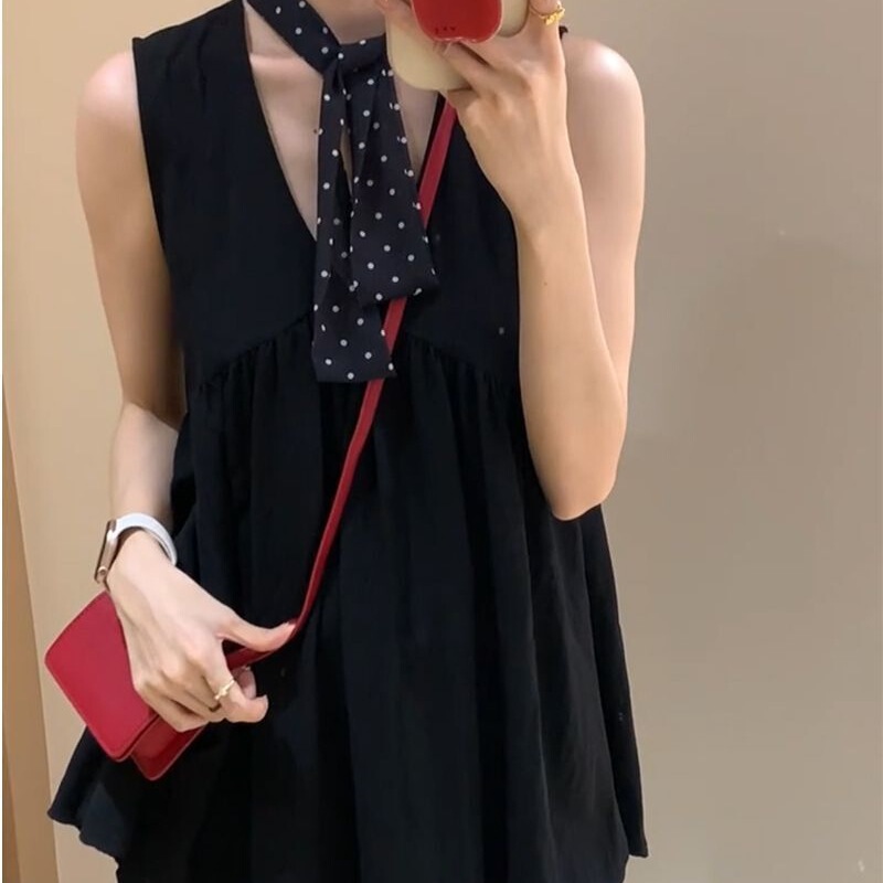 2026 Summer Sleeveless Camisole New Fashion Shirt with a Stylish Design, Loose Fit, Slimming Effect, Elegant Black Unique Tank Top