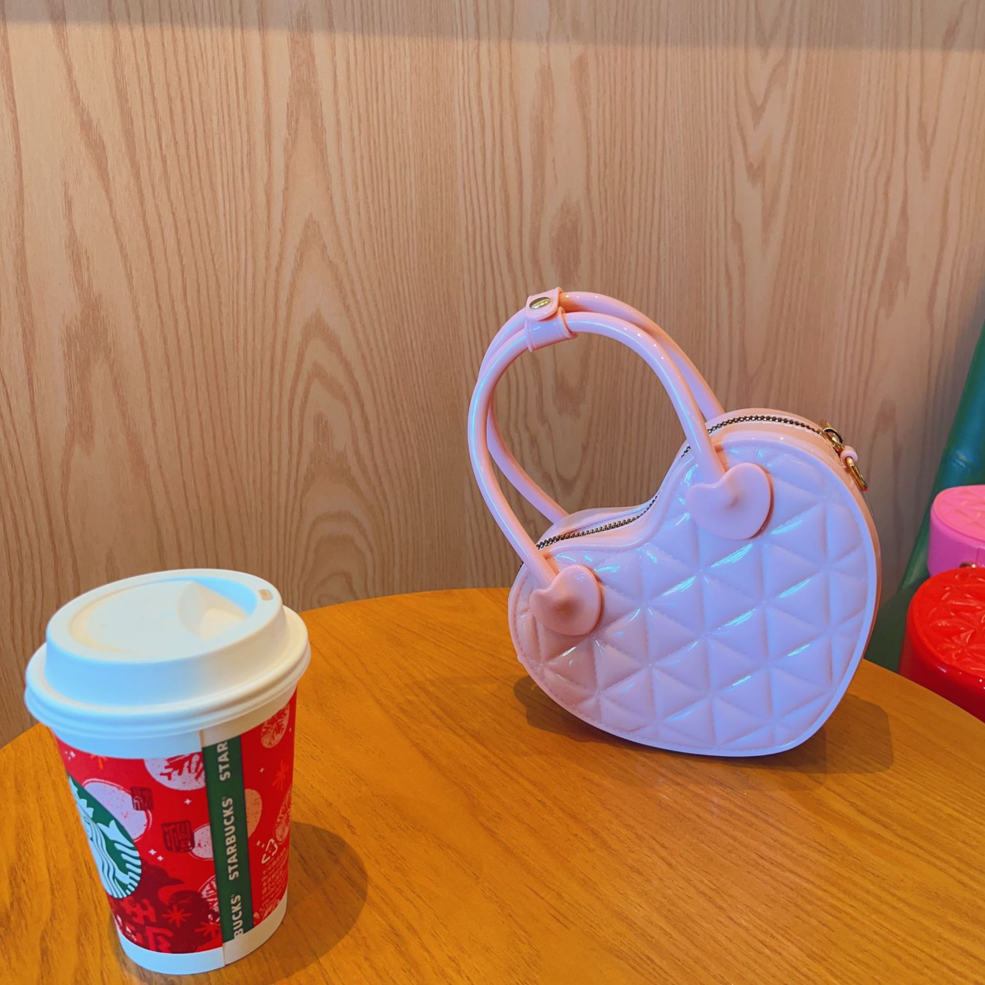 New PVC jelly bag for early spring 2025, heart-shaped hand-held small bag, diamond-shaped single-shoulder crossbody ladies' bag, sweet small bag undefined