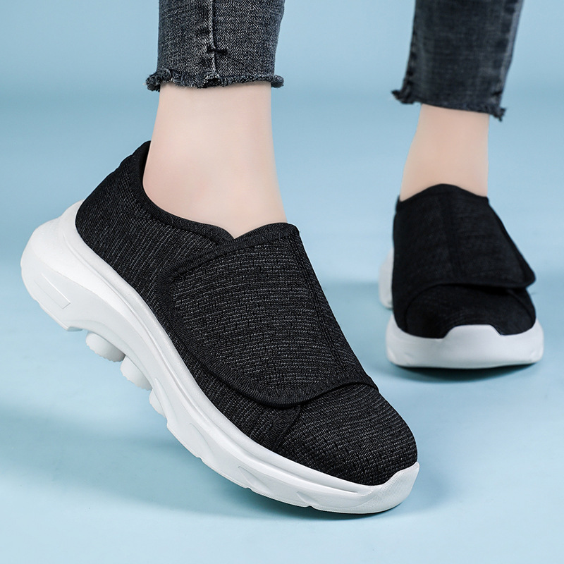 Zapatos mujer verano nuevo estilo transfronterizo zapatos individuales mujer frío velcro zapatos de madre zapatos transpirables y ligeros