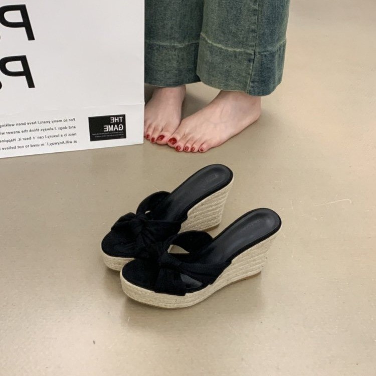 Fashionable women's slippers with bow wedge heel