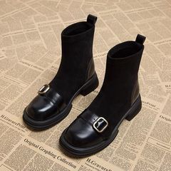 レトロな百合痩せ靴茶色靴下靴女2024秋冬の洋風が足の長いショートブーツの起爆小足首ブーツ