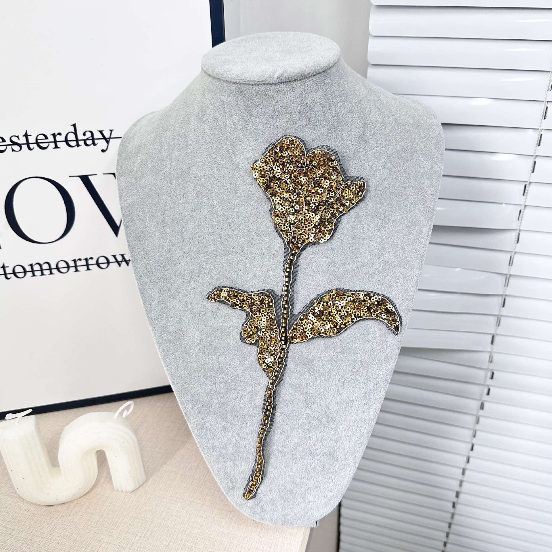 Flores bordadas de malla, accesorios de ropa de viento fragante, nuevas flores transfronterizas, vestidos de baile de venta caliente, decoración