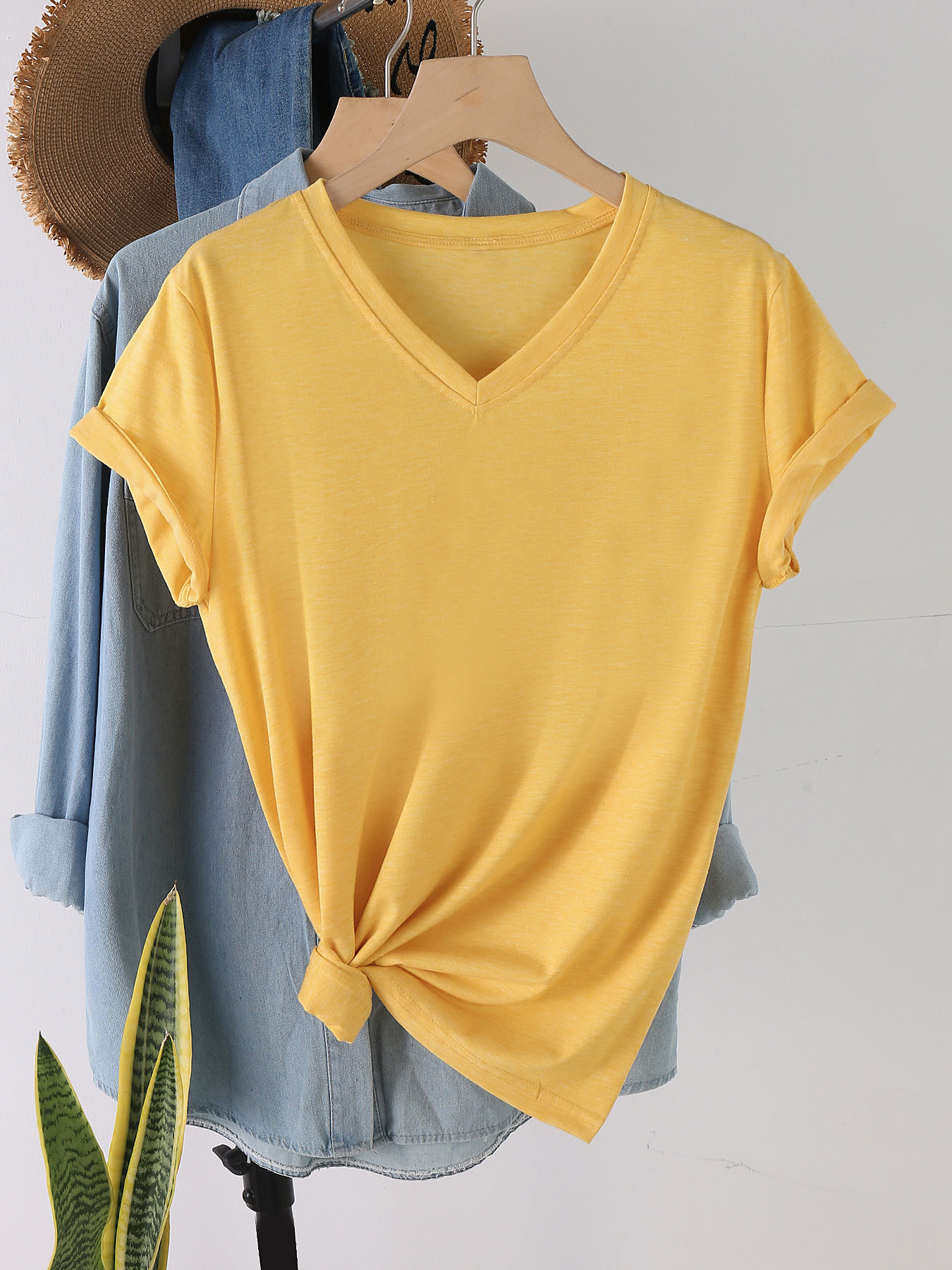 159g Weight Short Sleeve Sleeve Length Regular Sleeve Sleeve Type CVC Pull Frame, Cotton, Polyester Fabric Type Mid-Length (65cm <Length ≤ 80cm) Top Length T-shirt, Pullovers Tops Type Casual, Office, Daily Occasion Round Neck Neckline Printing Function Loose Fit Type Geometric Pattern Summer Season Women's Gender European and American Style, Streetwear Style Wholesale Women's CVC Pull Frame Cotton Polyester European And American Style Streetwear Geometric Short Sleeve T-Shirts 24
