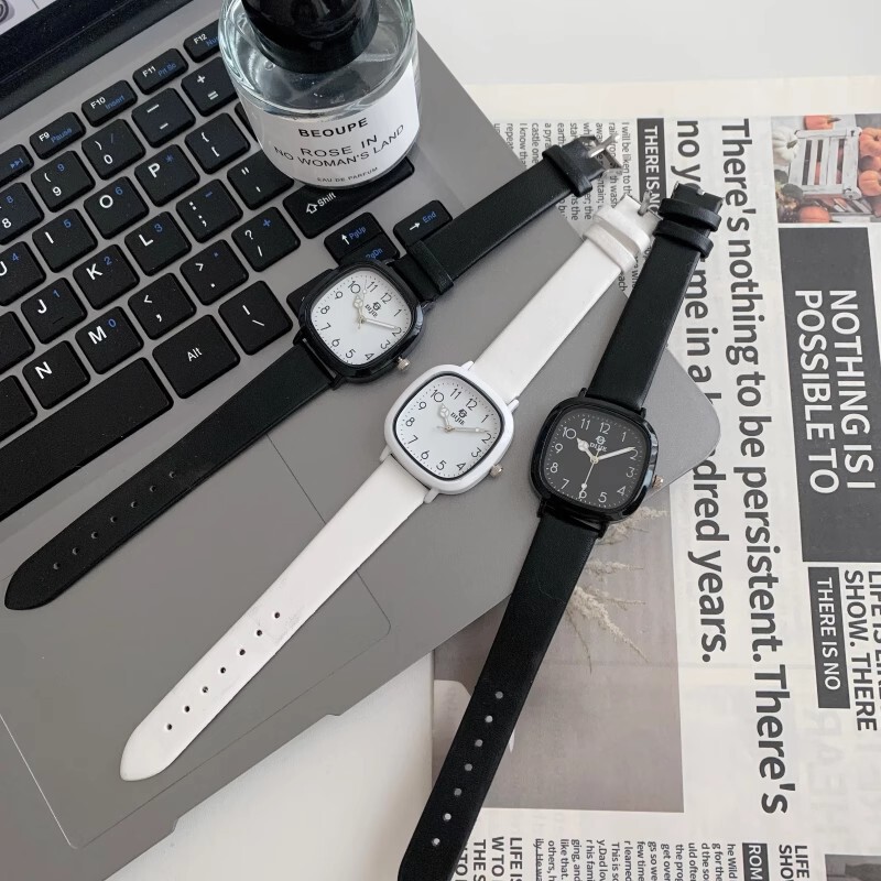 Square-Shaped Civil Service Exam Women's Watch in Forest-Style Milk Tea Color, High-Value Quartz Watch for Middle and High School Students with a Fresh and Simple Design