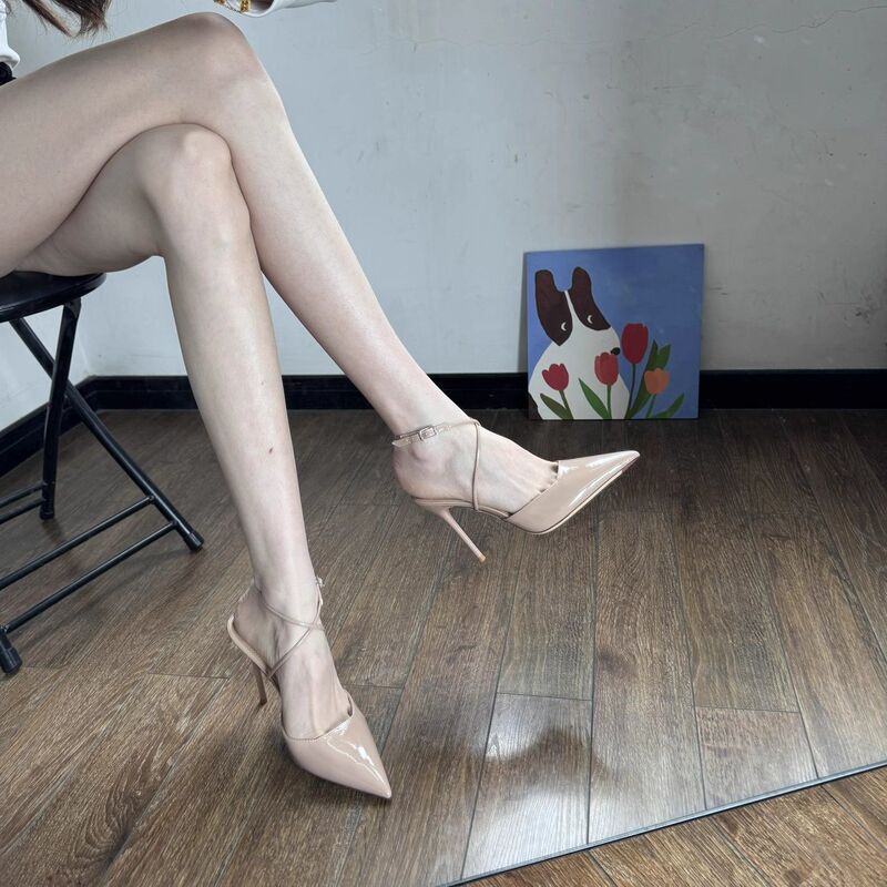 Thin Heel Pointed Toe Outer Wear Versatile Casual and Comfortable Sandals 2024 Summer Fashion Niche Design Pure Color High Heel Sandals