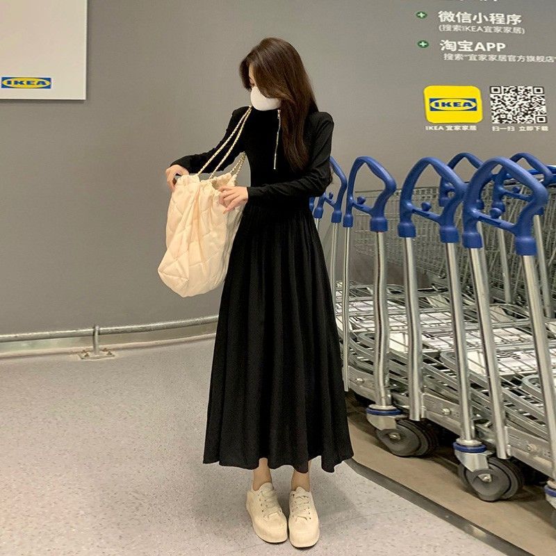 赫本黑色连衣裙女2025秋季新款长袖收腰显瘦小黑裙高级感圆领长裙|undefined