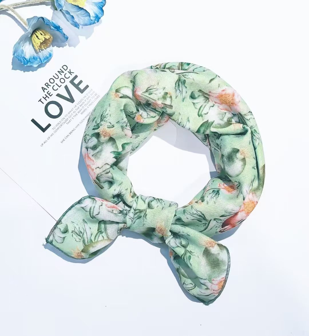 에메랄드 석류 열매 2개