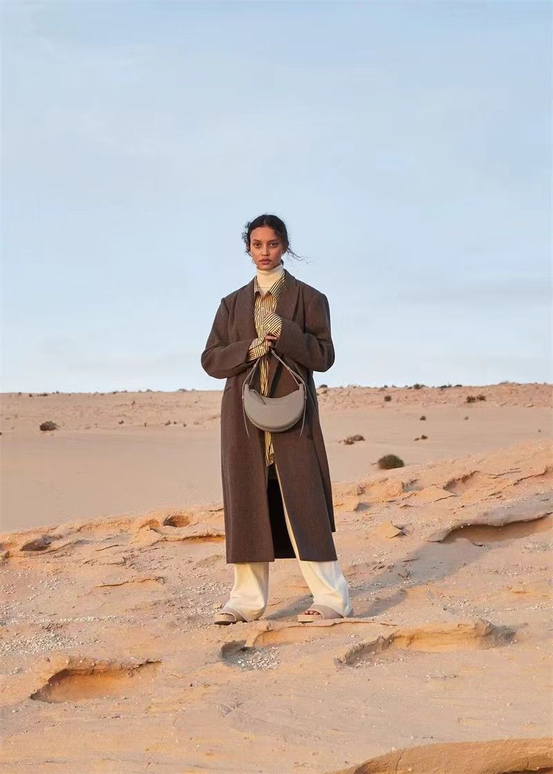 Borsa a spalla donna a mezzaluna con motivo litchi stile francese_voghion.com