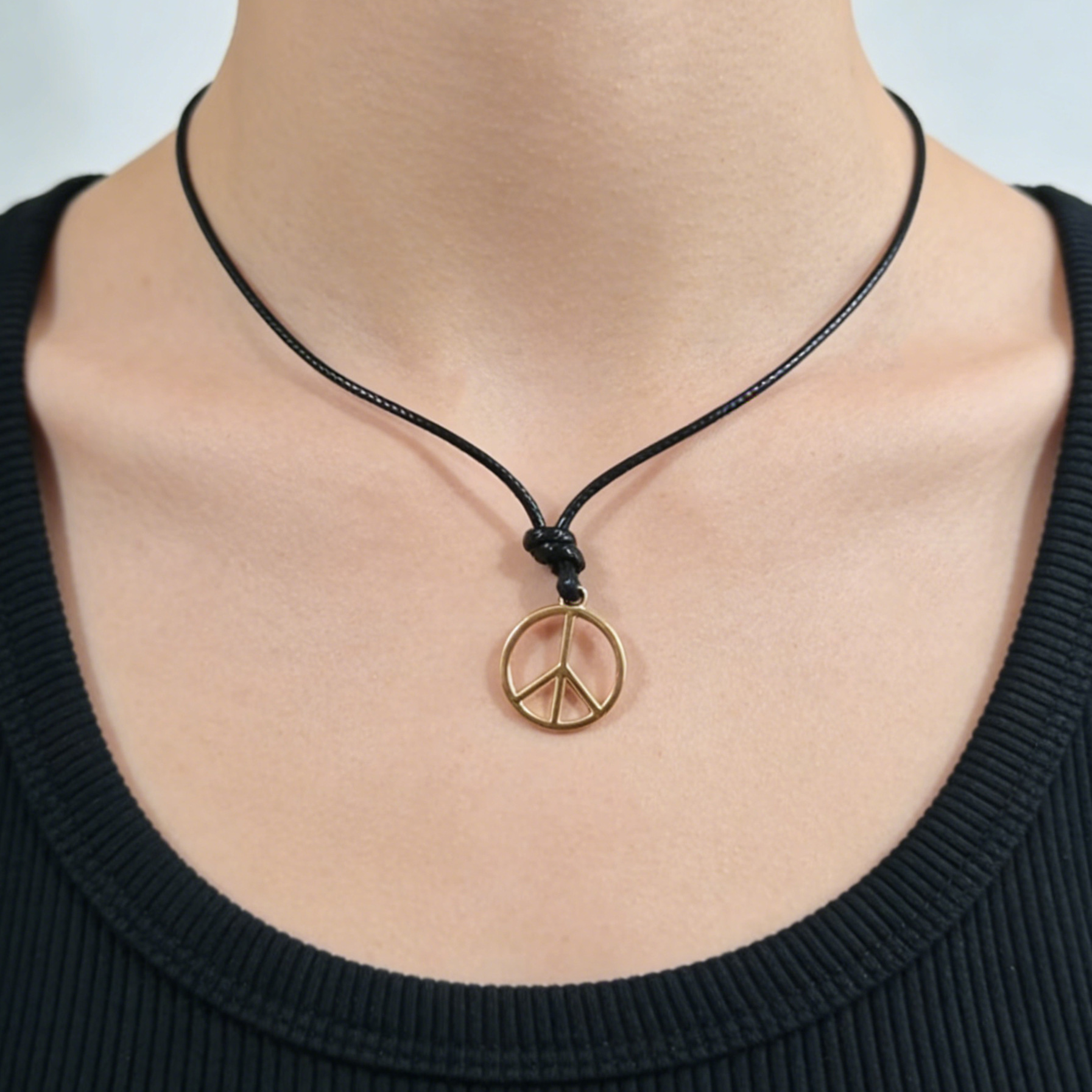 Comercio exterior europeo y americano nueva personalidad simple ronda paz signo pendientes collar moda retro anti-guerra símbolo traje
