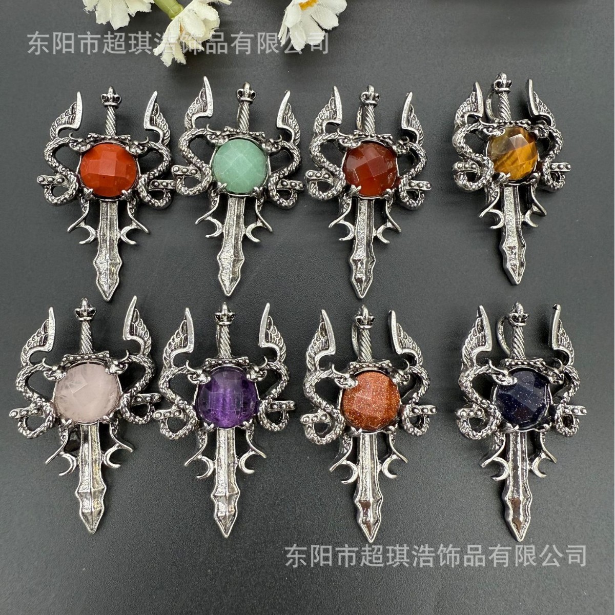 Natural crystal faceted double dragon necklace, vintage style, men's and students' pendant with large gemstones, factory wholesale.