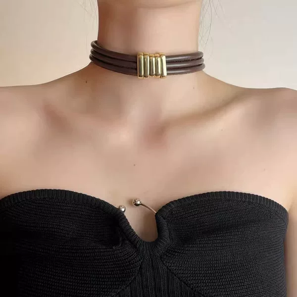 European and American Niche Design Handmade Leather Necklace for Women Summer Sweet Cool Sexy Choker Necklace Accessible Luxury High-End Clavicle Chain