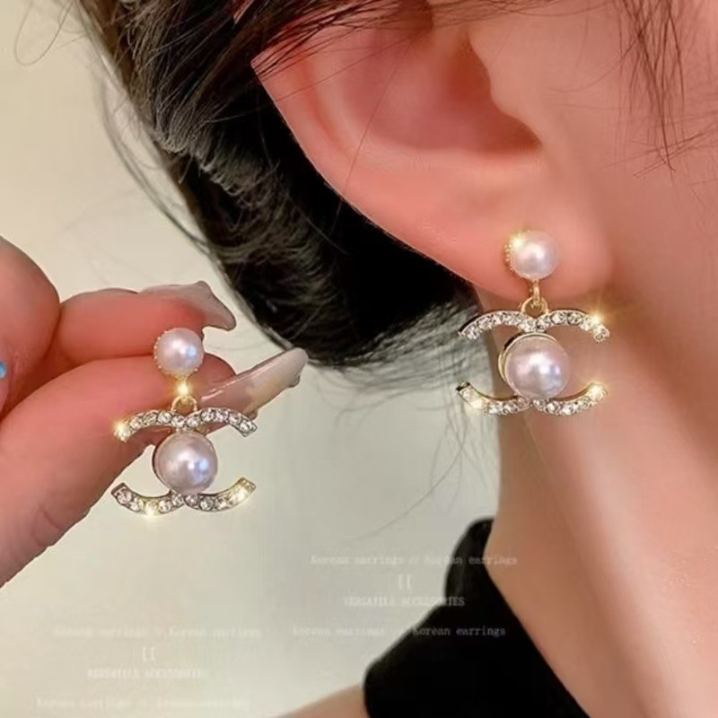 Chanel-Style Double C Pearl Earrings, Niche Design with a High-End Feel, Unique Temperament, 2026 New Trendy Ear Accessories