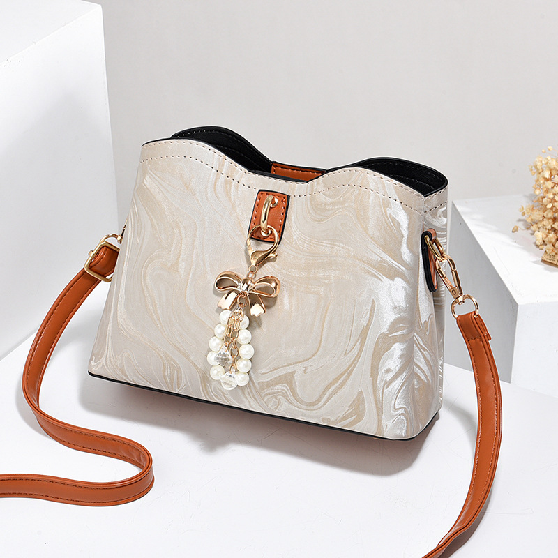 Mujeres versátiles nuevas bolsas de primavera y verano, bolsas de hombro, bolsas de mano, bolsas de mujer, moda coreana para mujeres. image 10