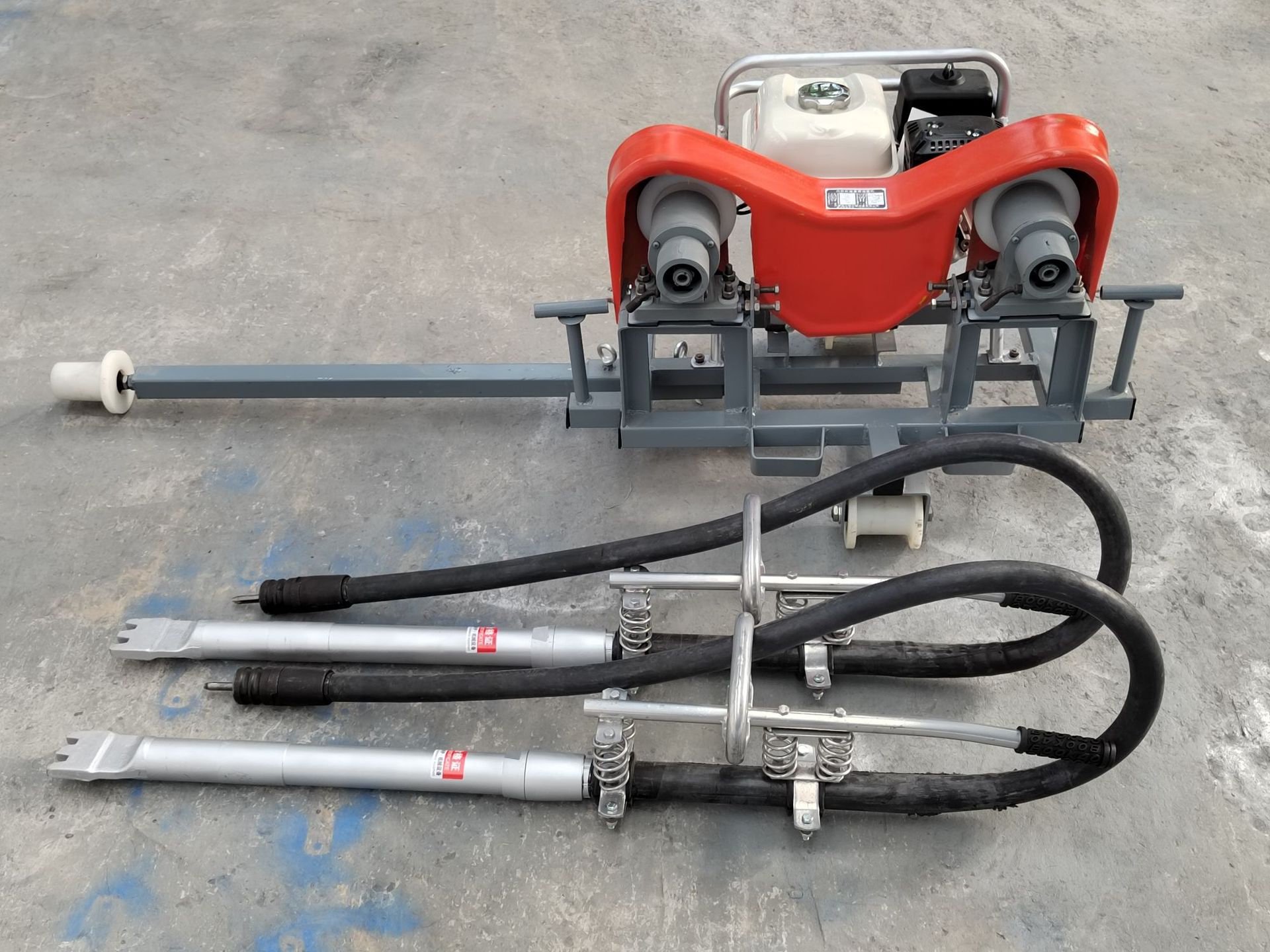 一拖二ND4.2X2型铁路内燃软轴高频捣固机.软轴捣固棒.石子振捣器