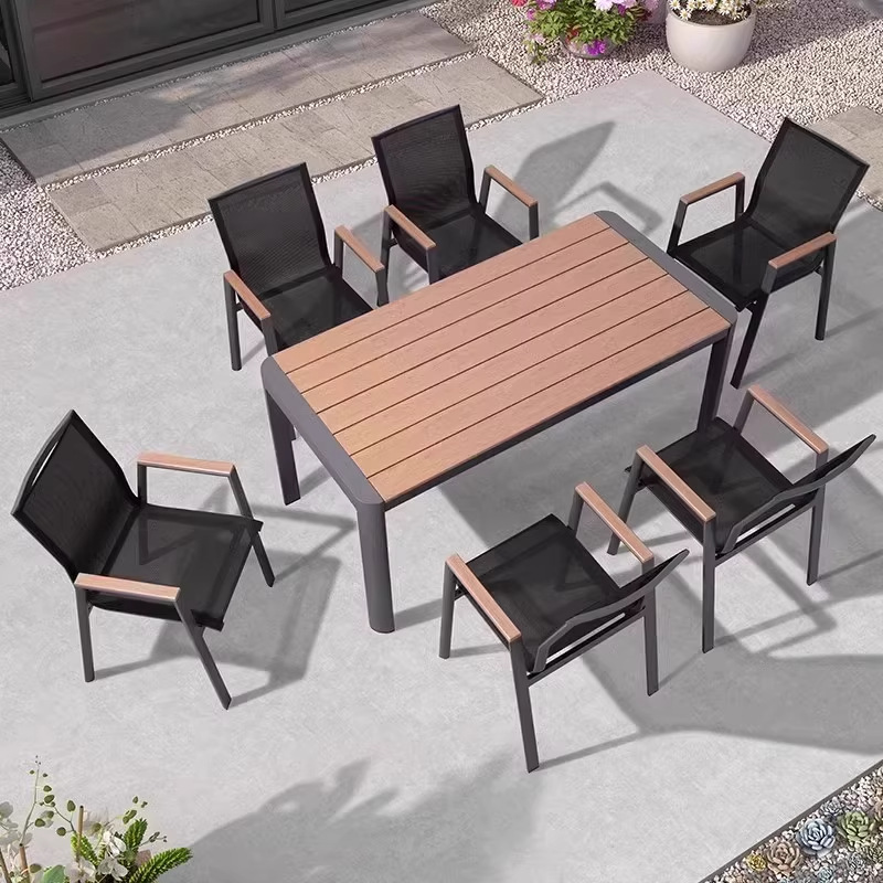 Mesa y silla de patio al aire libre, madera plástica, casa nórdica, patio al aire libre, jardín al aire libre, balcón, combinación de terraza de ocio