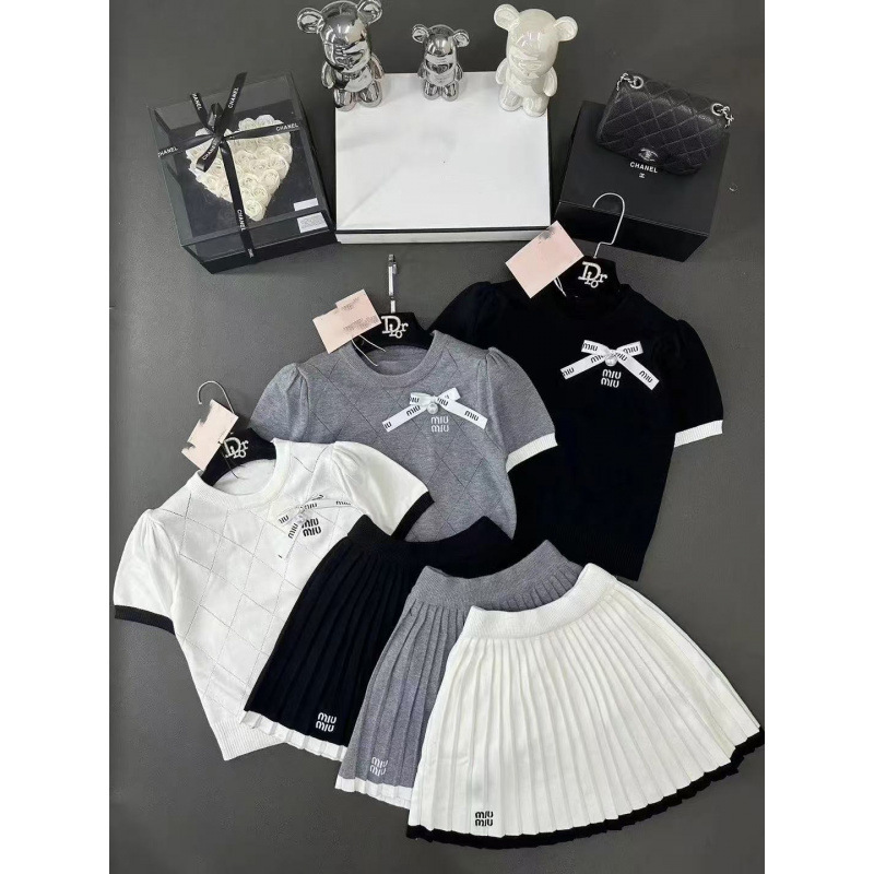 Original 2025 New Fashion Sports Embroidered Letter Temperament Slimming College Style Short-Sleeve Top + Skirt Set