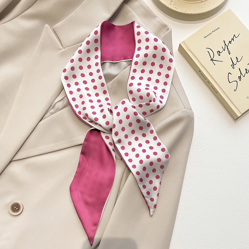 Роза в горошек красная