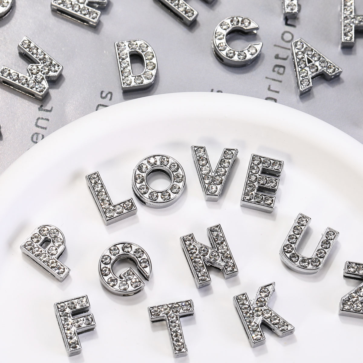 Accessory with letters