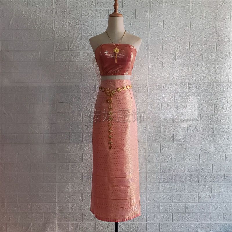 A2 style pink skirt four-piece set including chest-wrapped skirt, belt and necklace