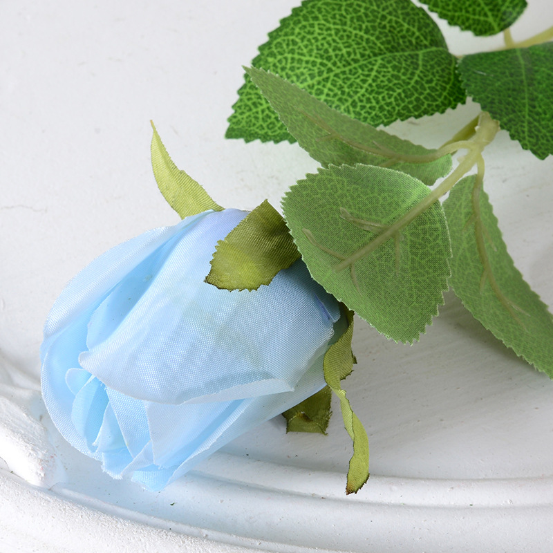 Light blue (rose buds)