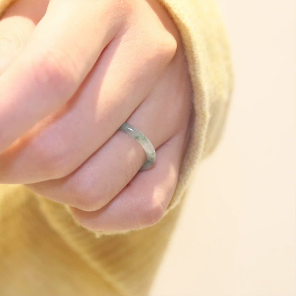 Ring jade