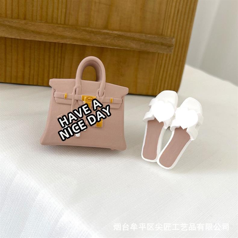 Popular car air freshener, realistic replica of trendy bags and shoes, car air vent decoration, diffuser stone, simple and high-end
