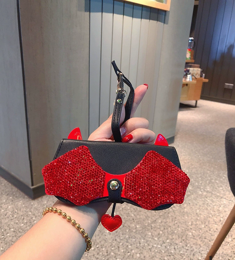 Cute brand glasses, handheld fashionable sunglasses solar-powered, protective case for men and women, bag decoration